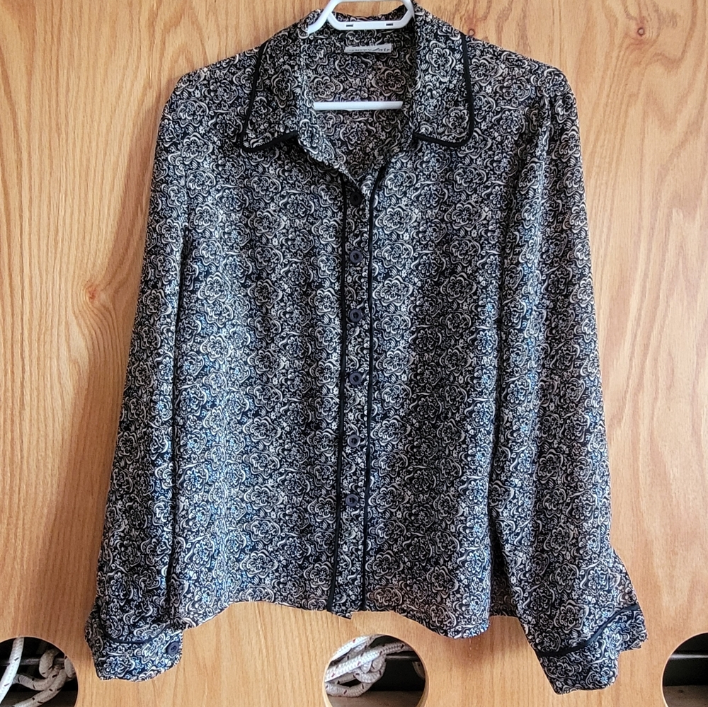 Vanity Fair Sheer Polyester Button Down All over Print Blouse size 18